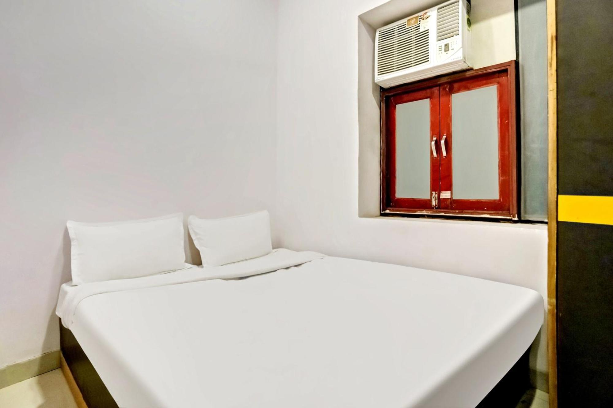 Hotel O North Campus New Delhi Exteriör bild
